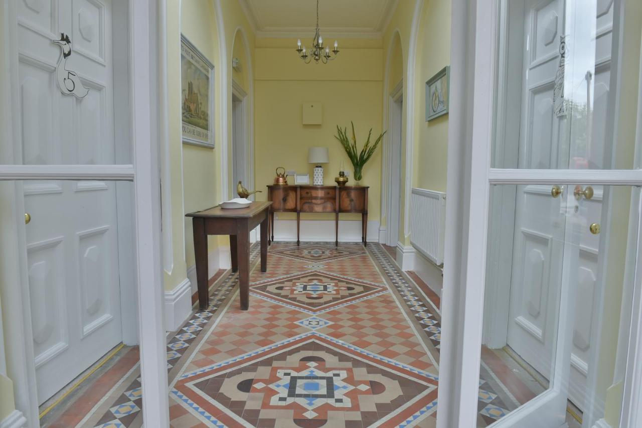 The Loddon Swan Bed & Breakfast エクステリア 写真