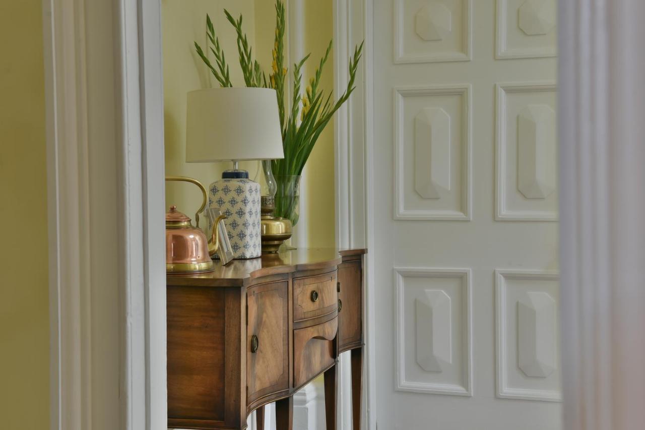 The Loddon Swan Bed & Breakfast エクステリア 写真