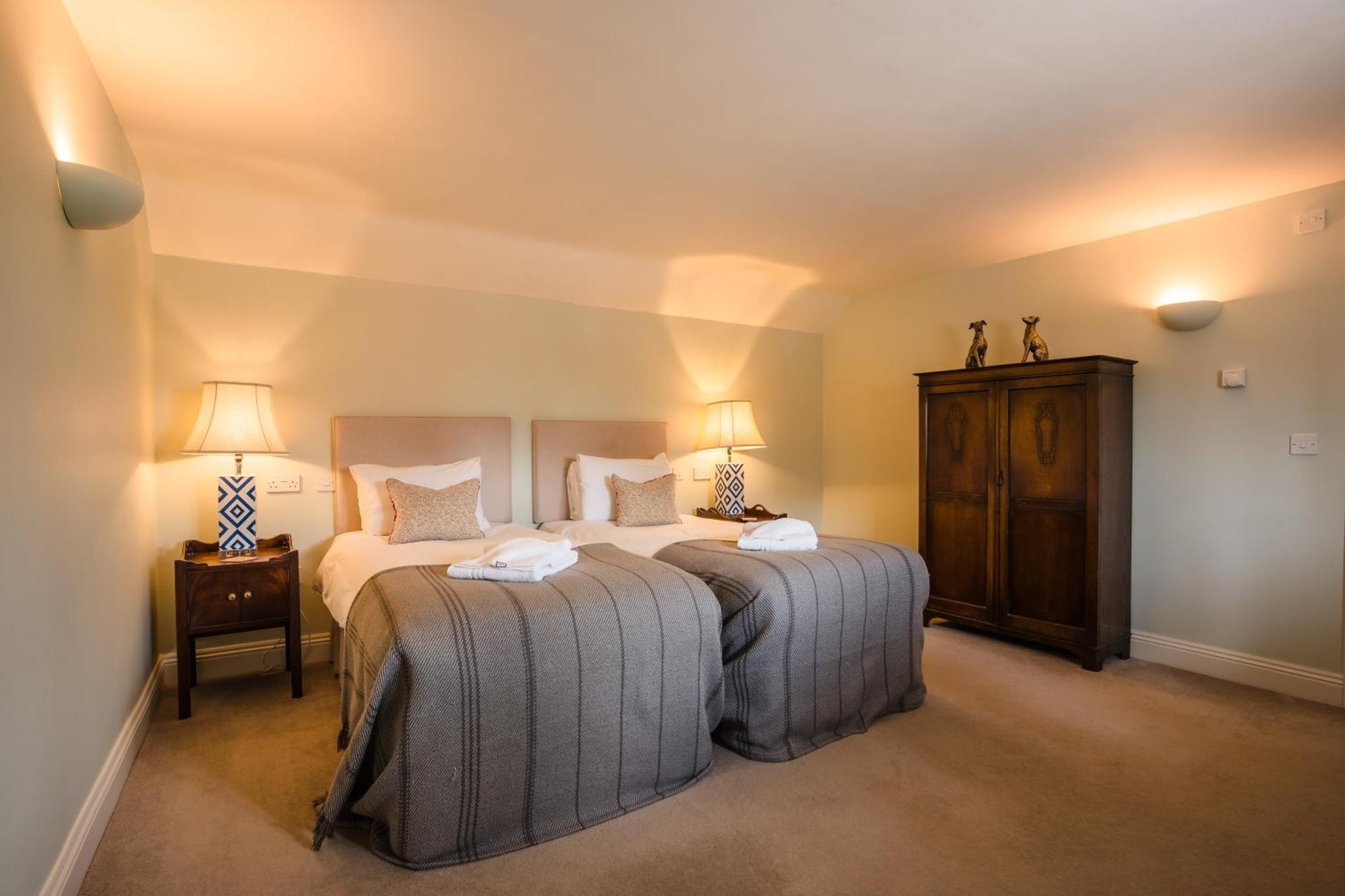 The Loddon Swan Bed & Breakfast エクステリア 写真