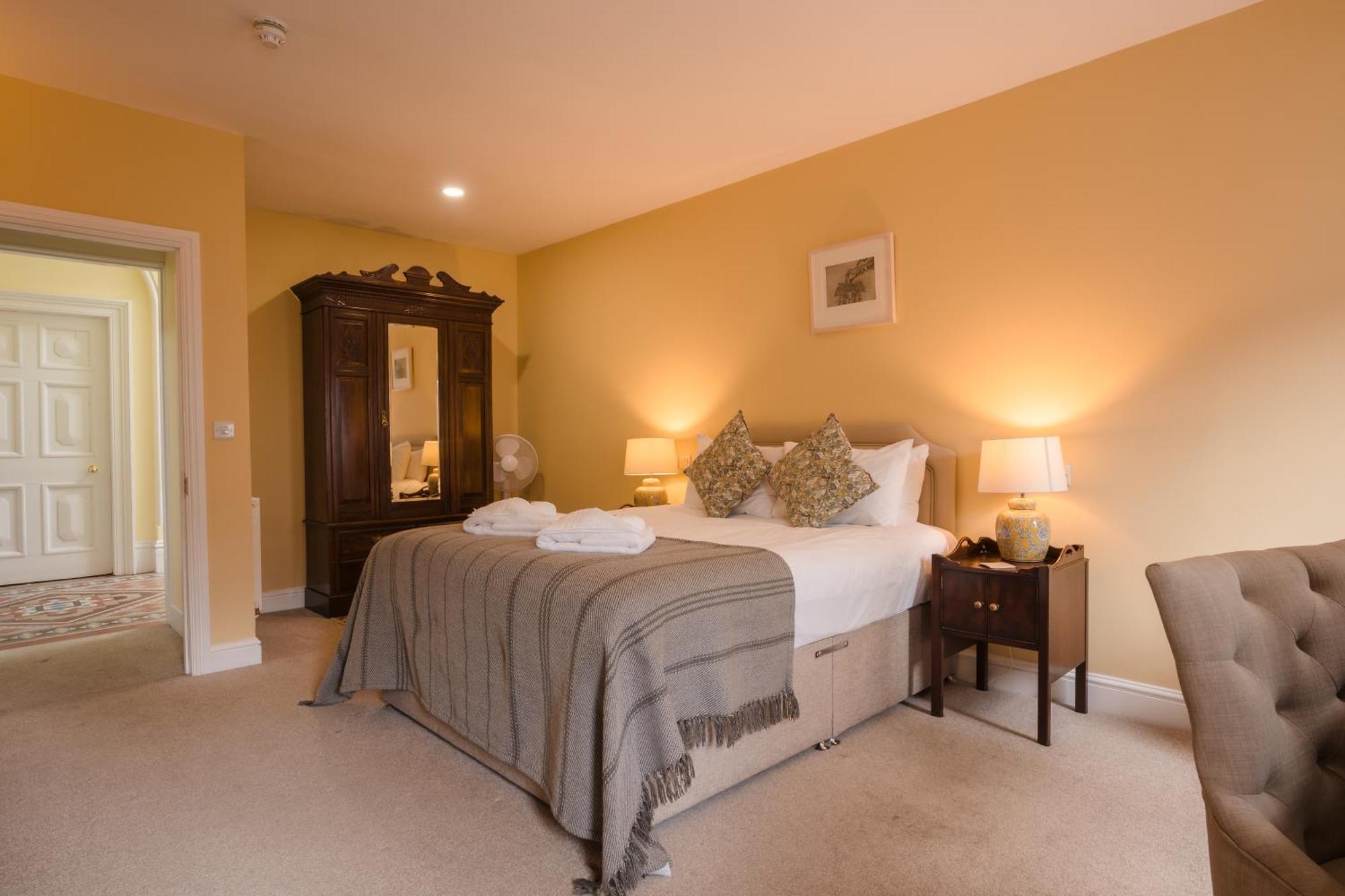The Loddon Swan Bed & Breakfast エクステリア 写真