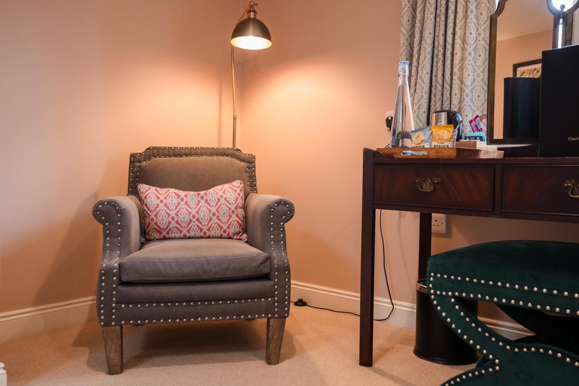 The Loddon Swan Bed & Breakfast エクステリア 写真