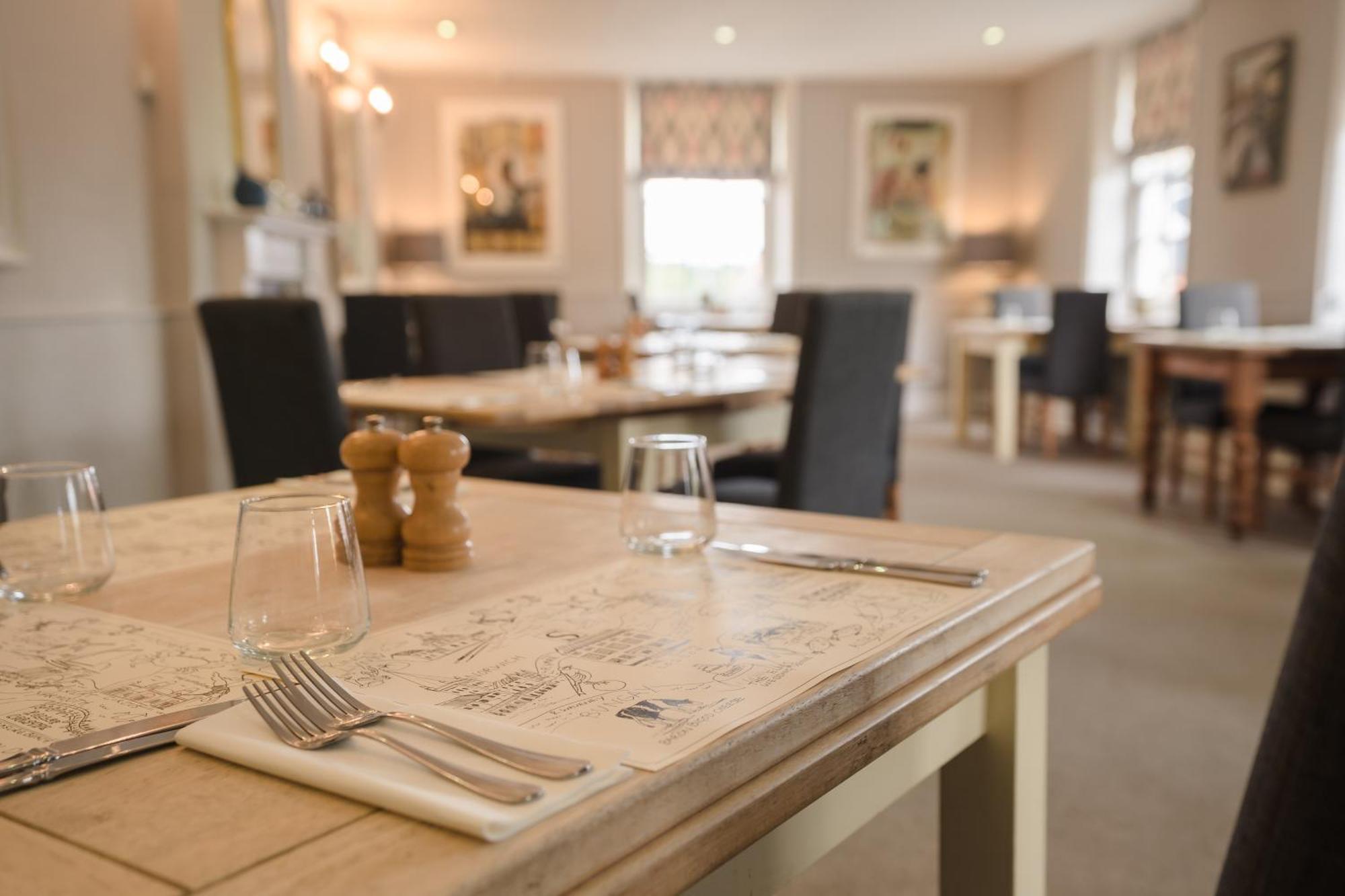 The Loddon Swan Bed & Breakfast エクステリア 写真