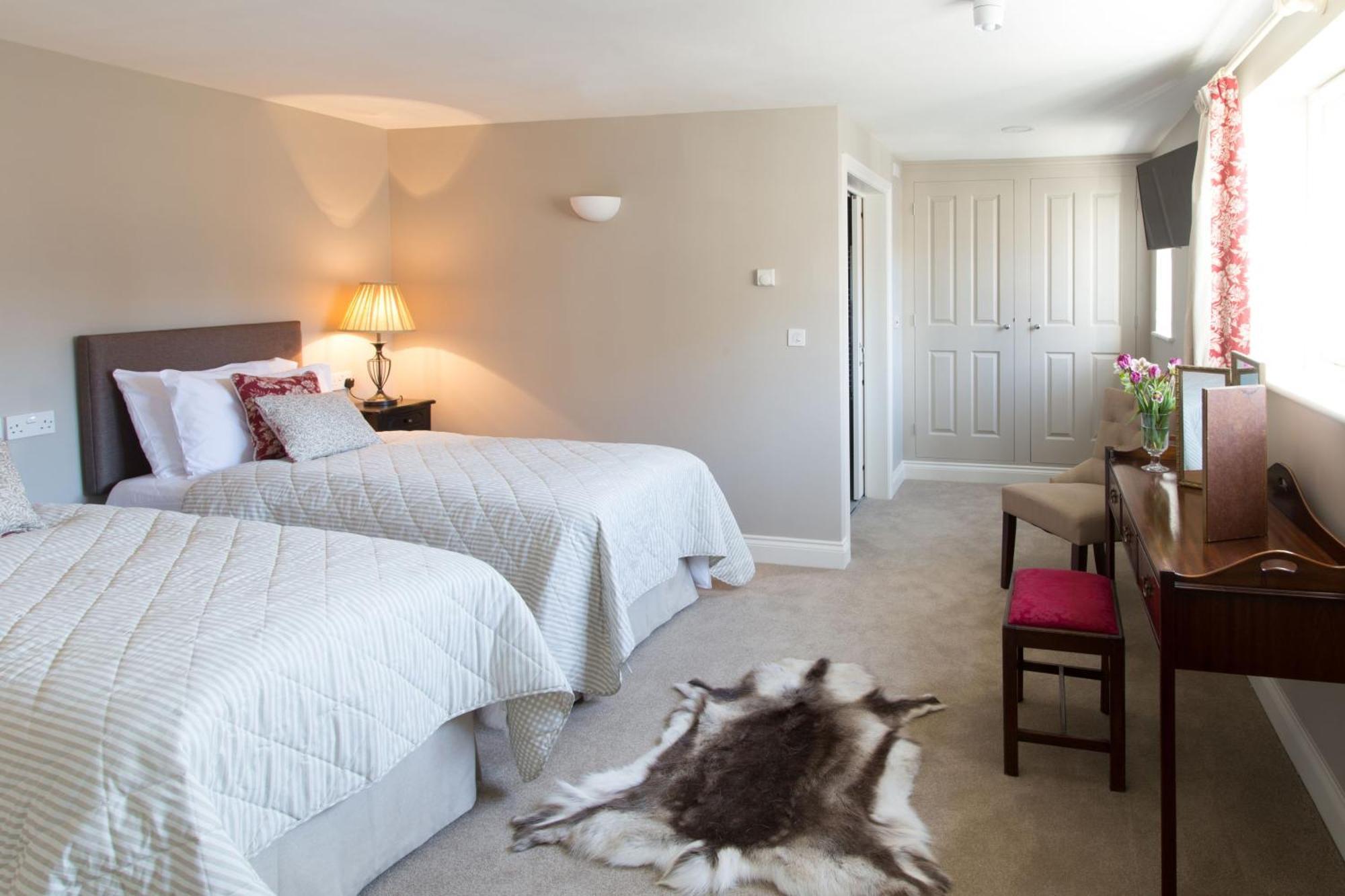 The Loddon Swan Bed & Breakfast エクステリア 写真