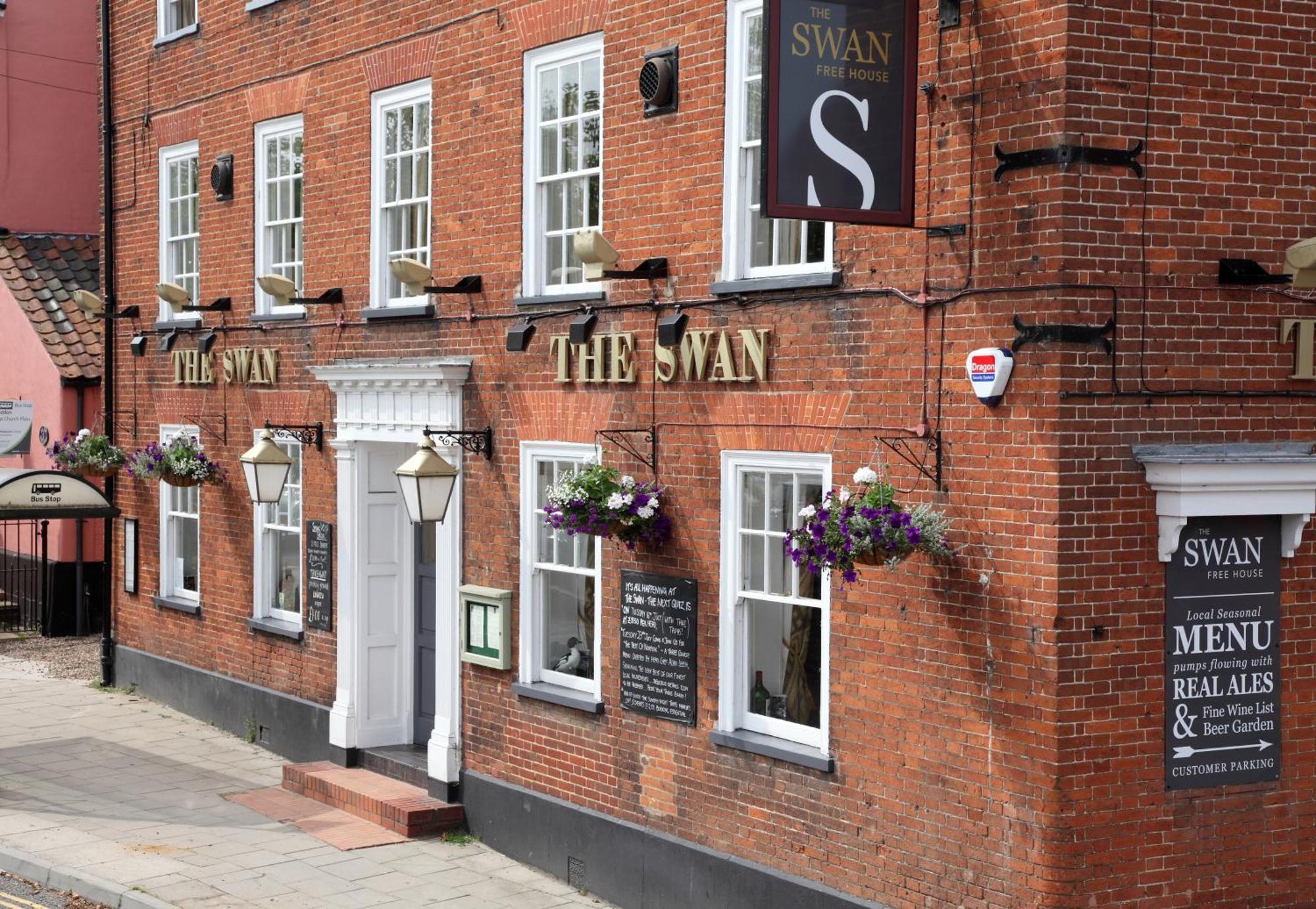 The Loddon Swan Bed & Breakfast エクステリア 写真