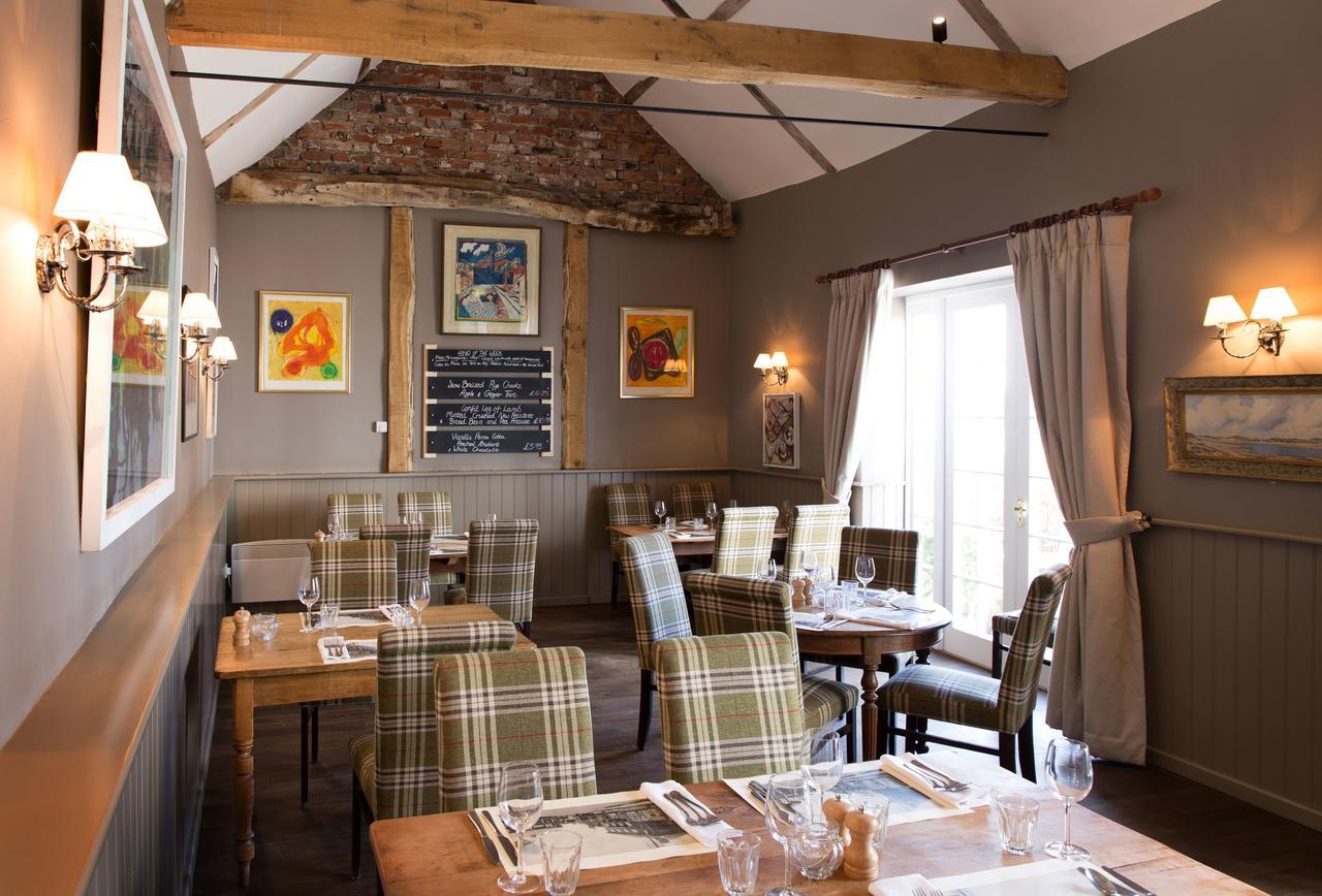 The Loddon Swan Bed & Breakfast エクステリア 写真