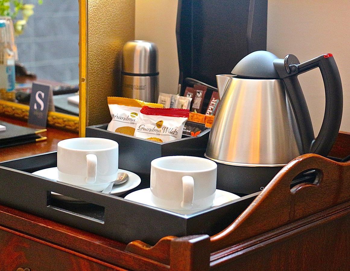 The Loddon Swan Bed & Breakfast エクステリア 写真